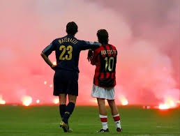 扑克不是每次都要出手（打扑克不必每手都出手）