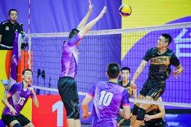 轰33分还是惨败！硬汉也止不住落泪，粤迷评论区落井下石，太讽刺